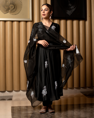 Vrutti Black Applique Organza Kurta Set